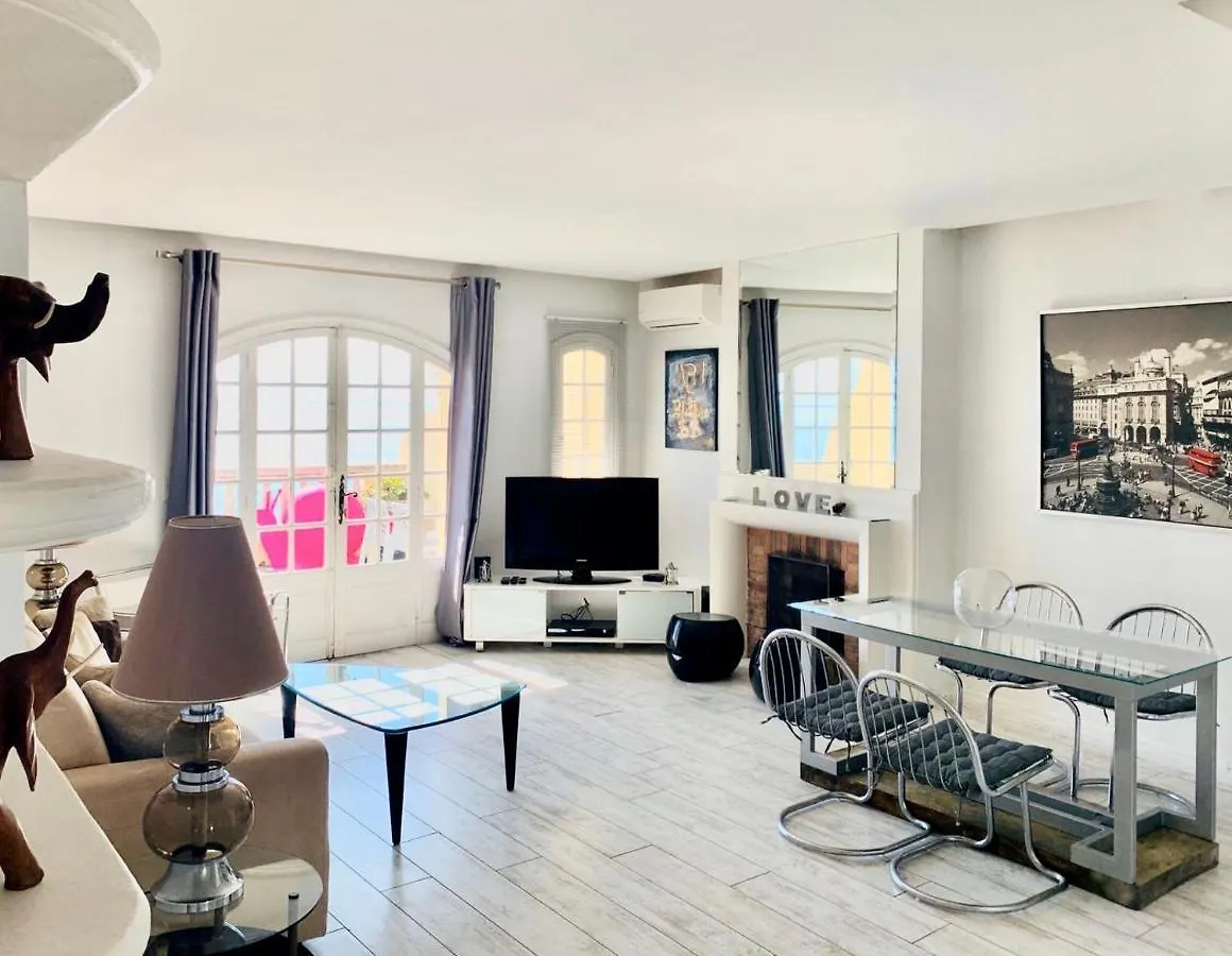 Les Remparts Antibes Location Apartment 0*,  France