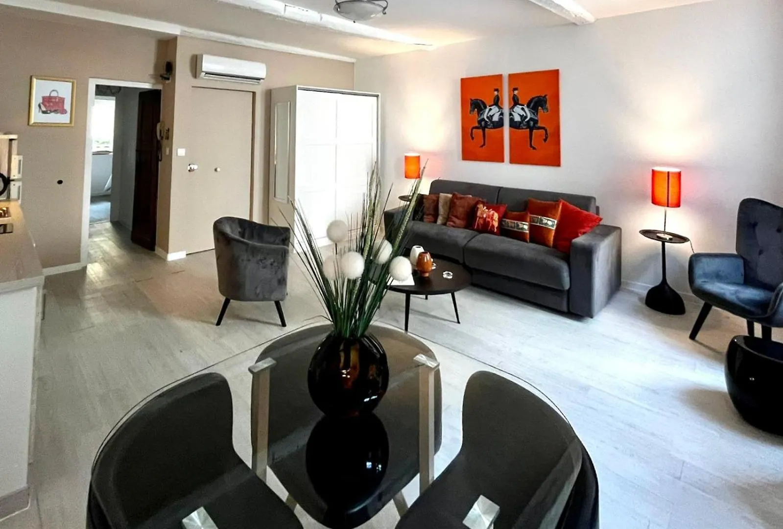 Les Remparts Antibes Location Apartment 0*,  France
