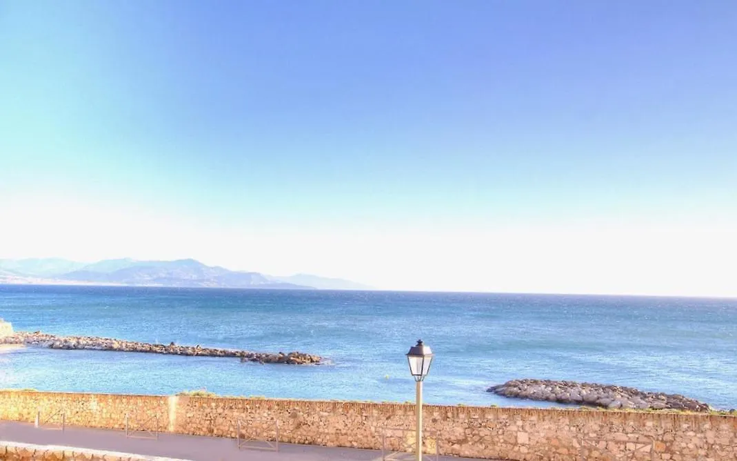 Les Remparts Antibes Location Apartment France